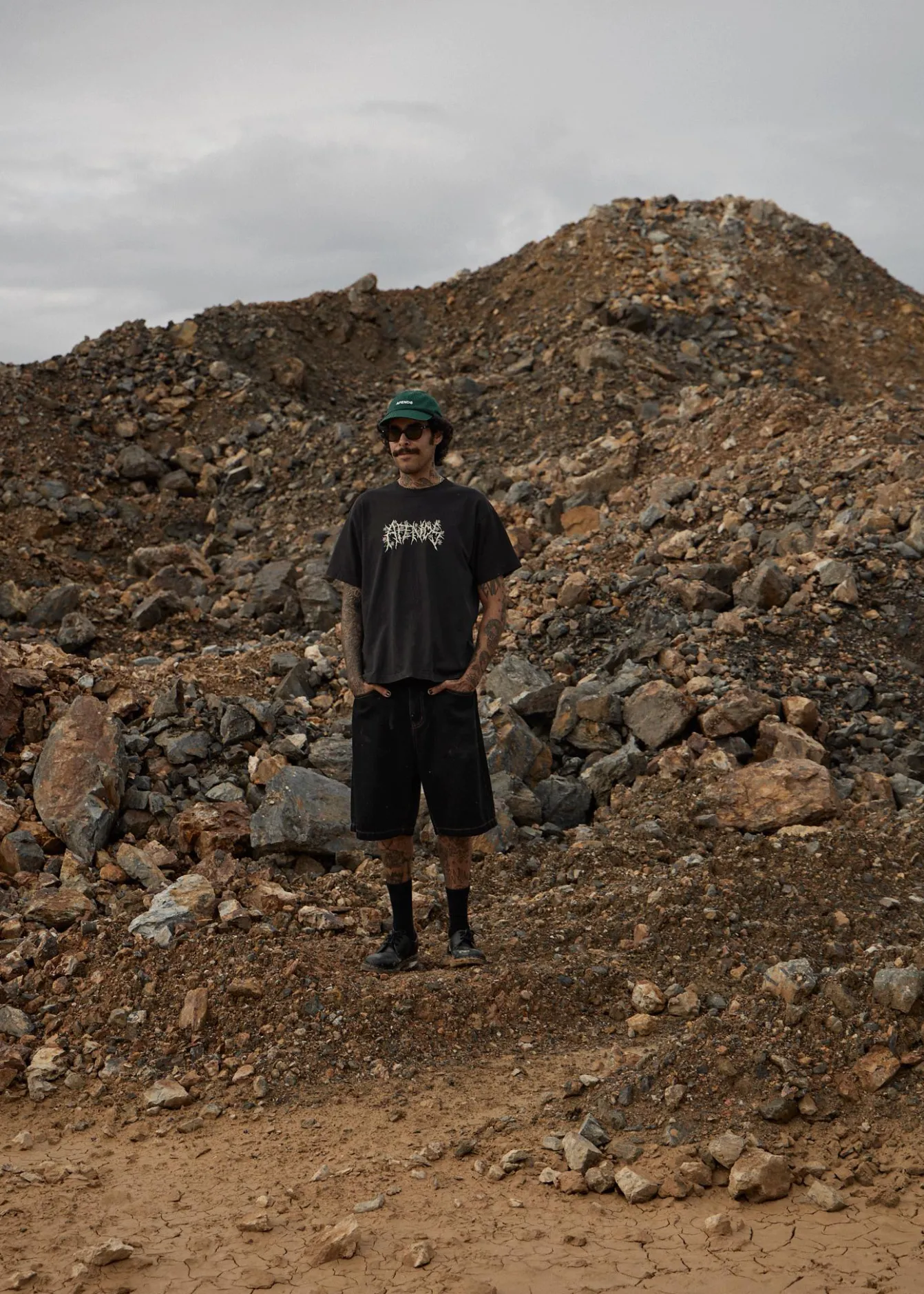 T-Shirts|Tees & Shirts<Afends Heavy Petal - Heavyweight Boxy Tee Stone Black