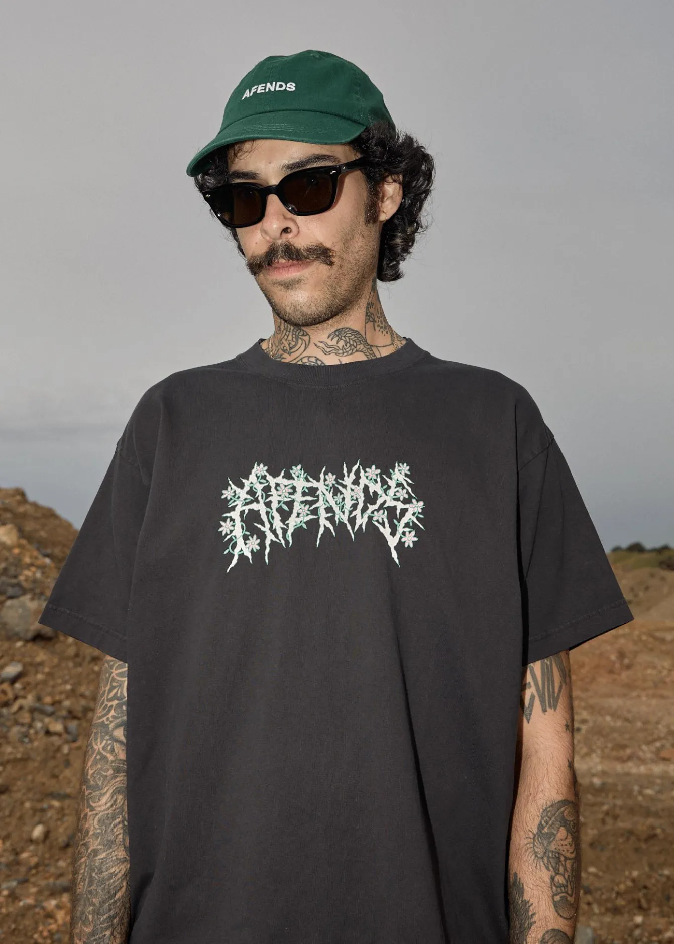 T-Shirts|Tees & Shirts<Afends Heavy Petal - Heavyweight Boxy Tee Stone Black